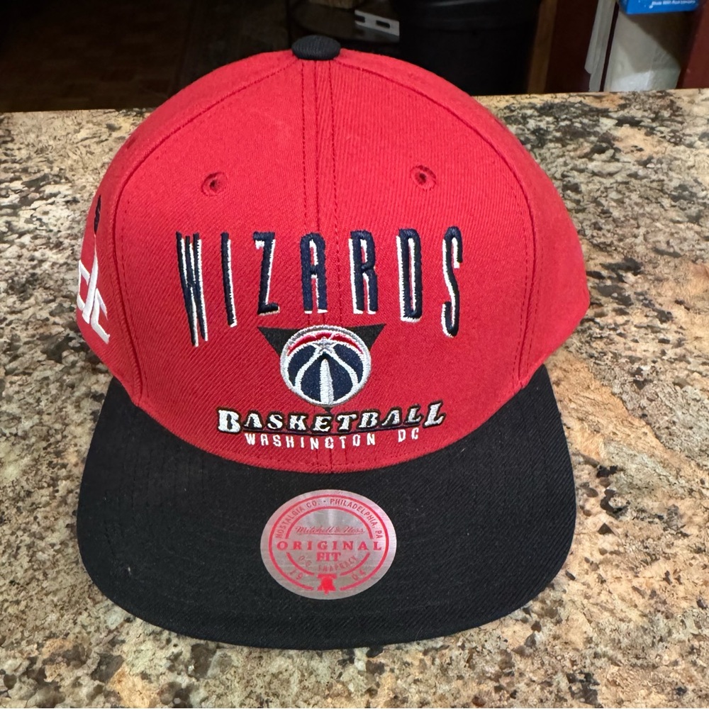 Mitchell & Ness NBA DC Wizards Red & Black Basketball SnapBack Hat